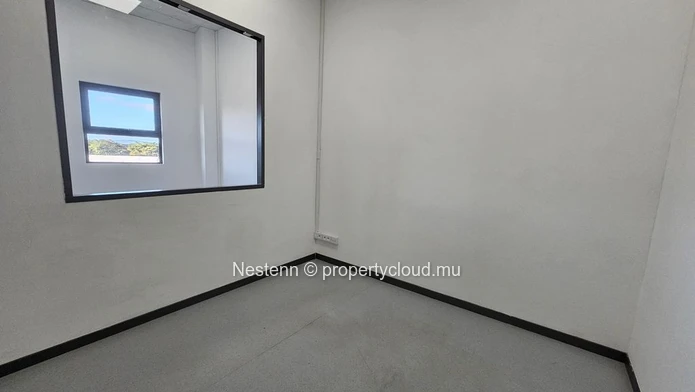 Modern offices in strategic location and excellent accessibility