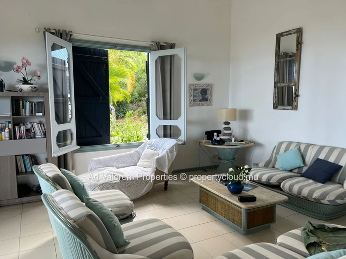 Exceptional Property in Tamarin – Two Houses on 3,165 m² with Pool and Stunning Views