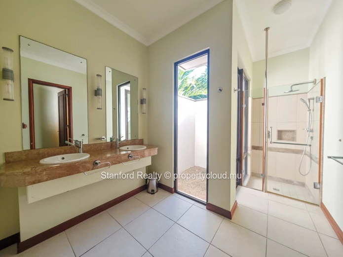 Villa de Luxe à Vendre - 4 Chambres en Suite, Tamarina Golf Estate
