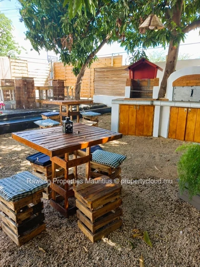 15 Bedroom Guest House For Sale in Albion