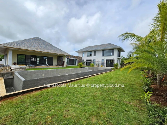 Magnifique villa de luxe haut de gamme dans une résidence sécurisée à Mont Choisy.