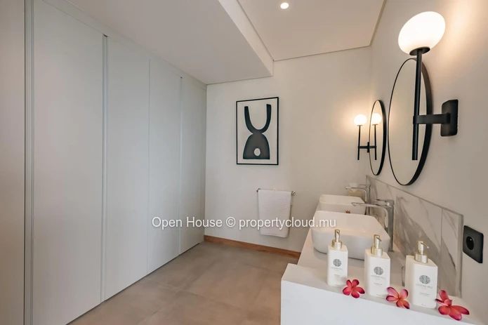 VILLA PDS à vendre à Tamarin, surface de 455m², 4 chambres, piscine.