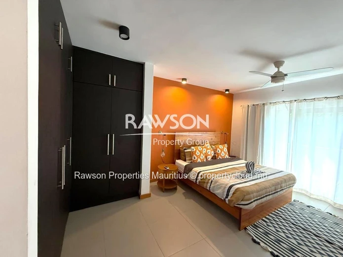Triplex 3 Chambres En Suite – À Péreybère - €590,000