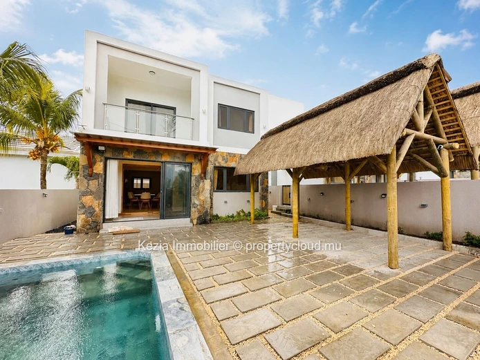 A Contemporary Villa With Tropical Accents