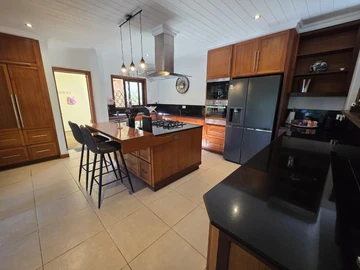 4 Bedroom Villa