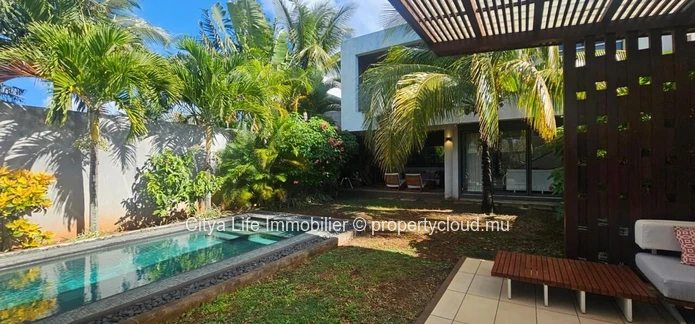 Duplex de 4 chambres avec piscine privée à vendre à Balaclava
