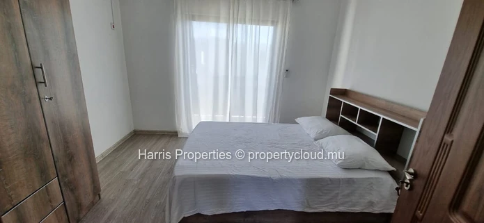 Nouveau duplex moderne à louer dans une résidence sécurisée avec piscine partagée à Pereybère