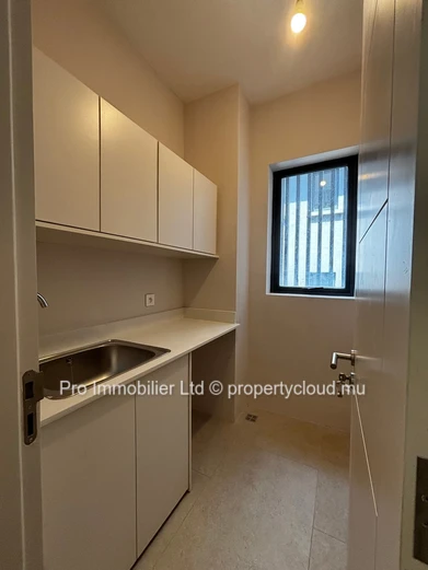 Discover this brand new spacious apartment located in one of the most sought-after morcellements of Belle Vue O Petit...