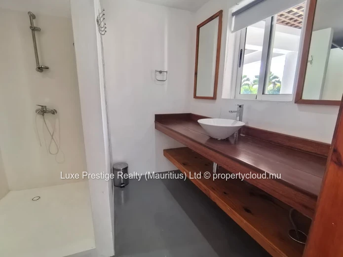 Luxury 4-Bedroom Villa with Coin de Mire Views in Domaine de Belle Vue | Spacious Family Home Near Northfields Intern...