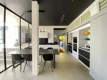 5 Bedroom Villa
