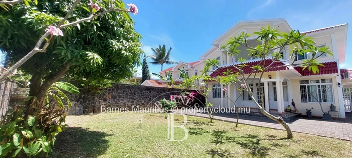 POINTE AUX CANONNIERS - Spacious family home - 4 bedrooms