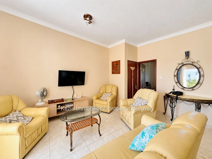 IDEALLY LOCATED APARTMENT Located in a prime area, this property combines comfort and convenience. Perfectly situated...