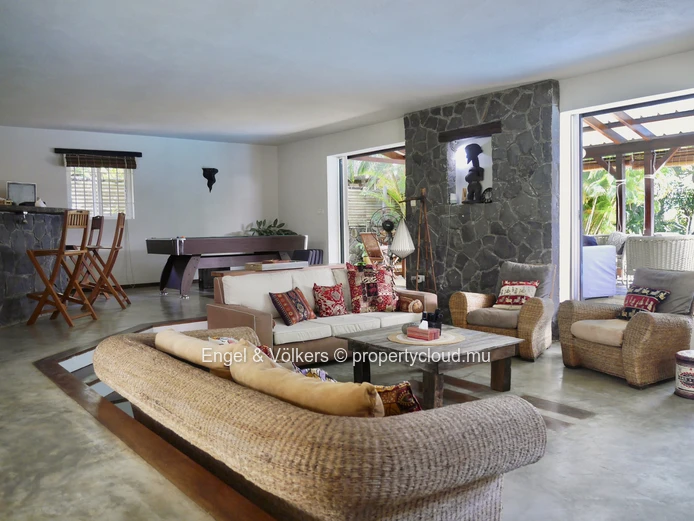 Seafront Villa with Private Pool for rent at Poste de Flacq