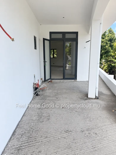 Commercial and Residential Building for Sale in Quatre Bornes – Approx. 400 m²