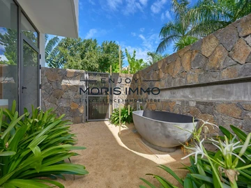 5 Bedroom Villa
