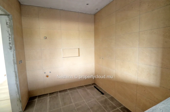 Appartement de 3 chambres en rez-de-chaussée avec jacuzzi