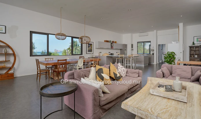 Penthouse meublé de 320 m² à louer à Péreybère avec piscine