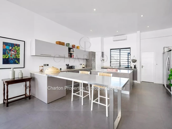 Penthouse d’exception pieds dans l’eau à Péreybère