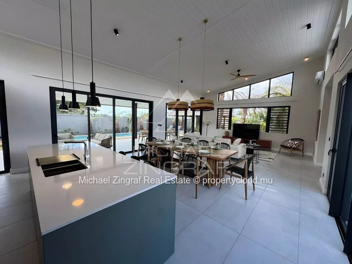 Contemporary Resale Villa – Eco Savanah, Black River