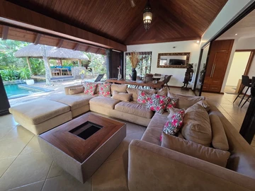4 Bedroom Villa