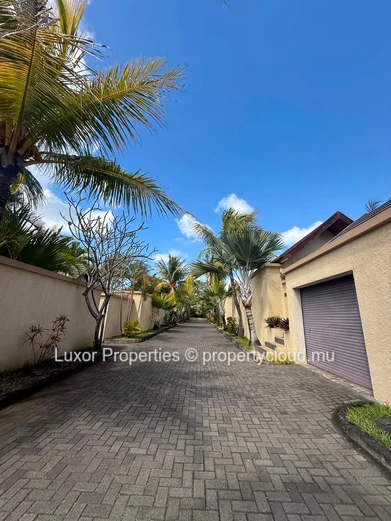 FOR RENT | 1-Bedroom En-Suite Villa with Private Pool – Grand Baie