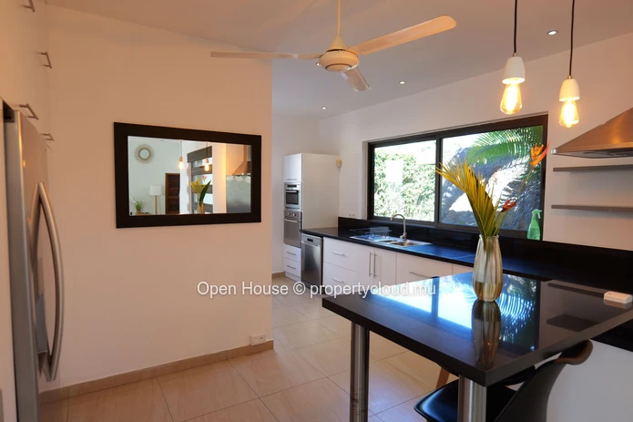 Villa de luxe 4 chambres avec piscine privée à vendre à Péreybère