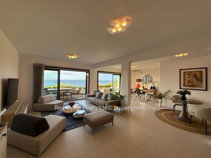 Penthouse meublé en front de mer avec vue sur l'océan à vendre — Flic en Flac