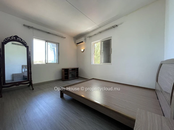 Waterfront apartment for sale in Grand Baie, 147m², 2 bedrooms