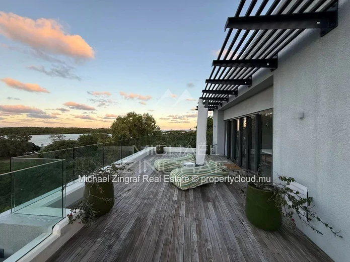 Penthouse d’Exception avec Vue Mer