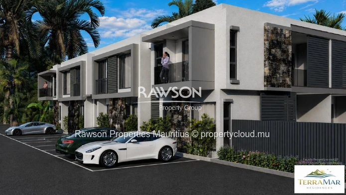 FOR SALE – First Floor Apartment with Private Rooftop Terrace | Green Creek, Flic en FlacJI