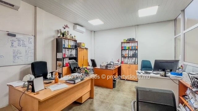 Warehouse for Sale in Roche Bois – Exceptional Investment Opportunity