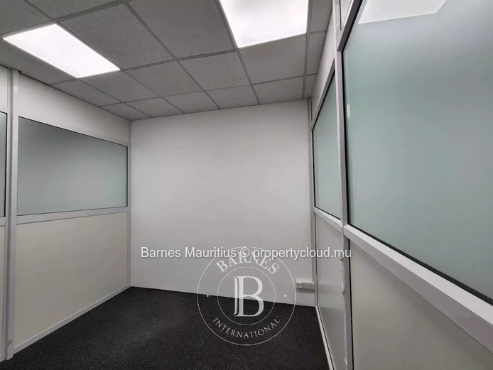 EBENE  -  Bureau  spacieux en location -  366 m2