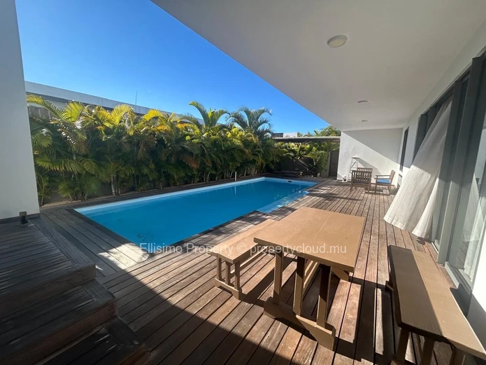 Stunning 3-Bedroom Villa for Rent in a Secure Gated Residence