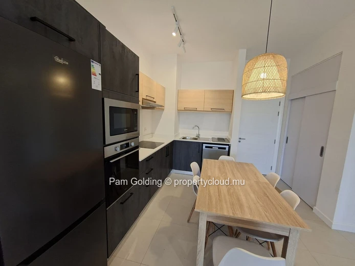 Bel appartement de 2 chambres à Beau Plan Smart City