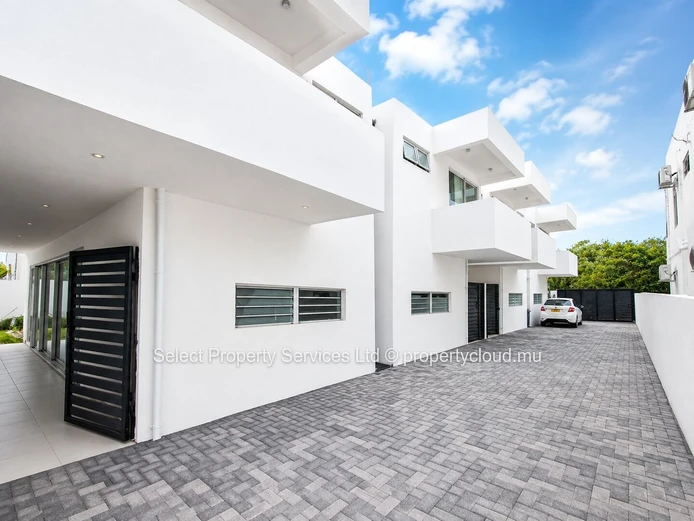 Duplex Neuf Moderne à Vendre à Flic En Flac – Rs 9.5 Millions