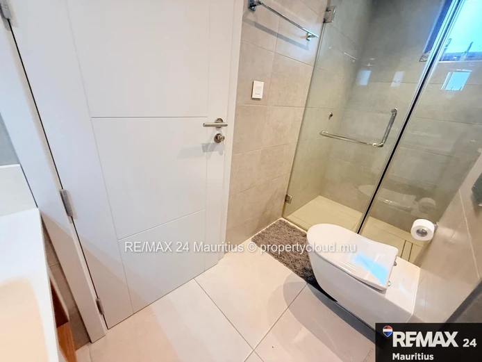 Élégant appartement de 131 m² avec terrasse privée à deux pas de la plage – Pointe-aux-Cannonniers