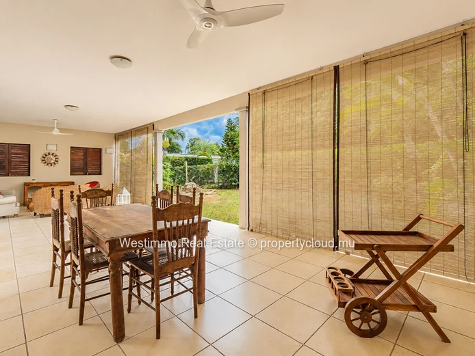 3-bedroom renovated house with office for rent in La Preneuse