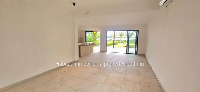 This stunning unfurnished beachfront villa of 300 m² nestled within an intimate and secure residence