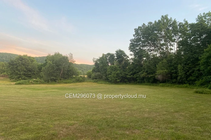 Terrain de 150 perches à vendre à Verdun