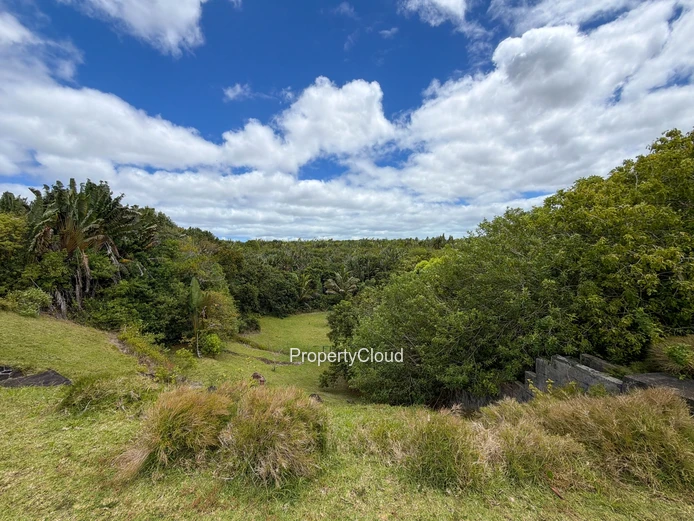 1,056 Sqm / 278 Toises Plot For Sale | La Vanille, Floréal | High End Gated Development | Amazing View | Rs 11M