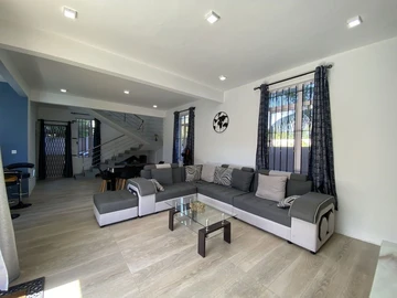 5 Bedroom Villa