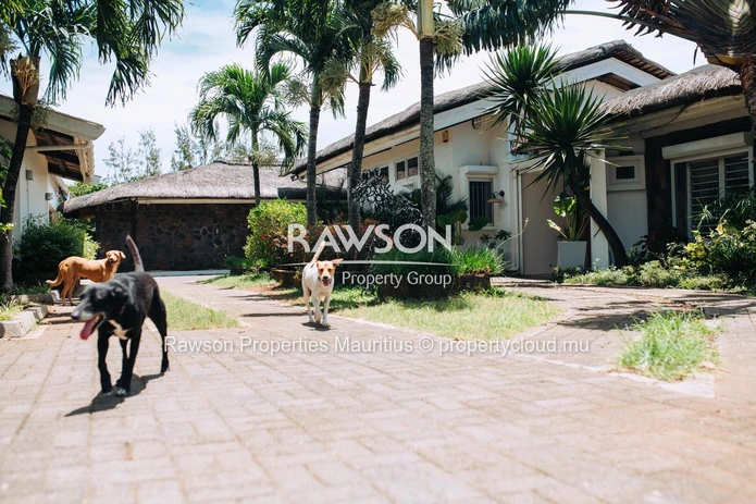 4 En-Suite Bedroom Villa | Pool | Lagoon View | Calodyne | From €6,500/Month