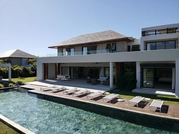 5 Bedroom Villa