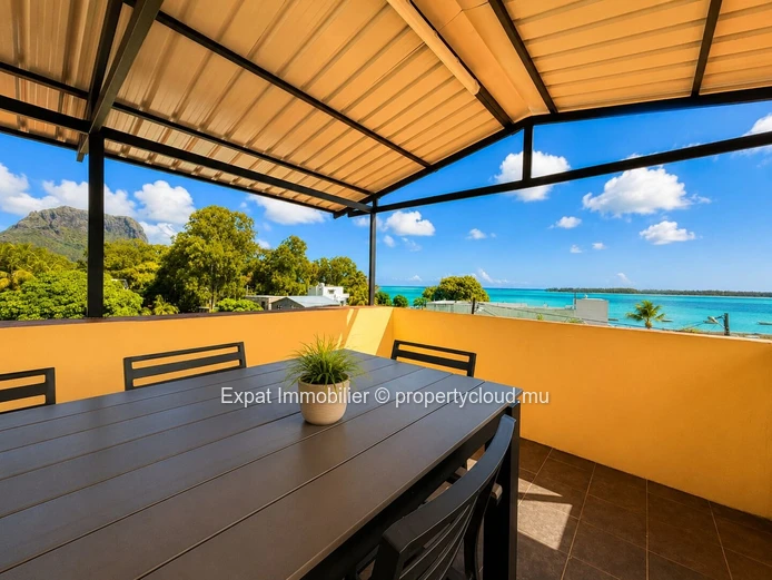 Magnifique villa 3 chambres avec grand jardin et piscine à louer à La Gaulette