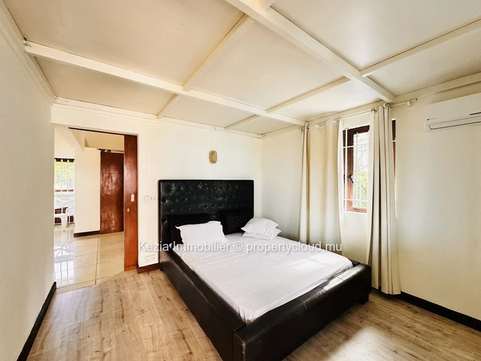 Charming Villa In Calodyne
