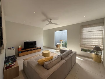 4 Bedroom Villa