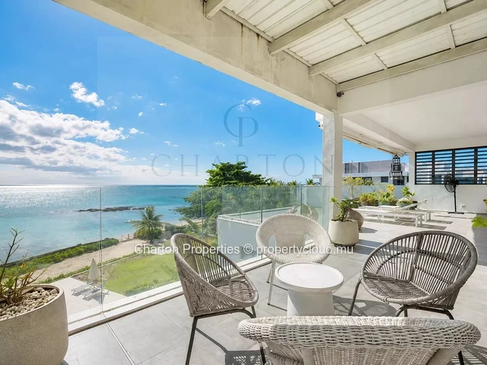 Penthouse d’exception pieds dans l’eau à Péreybère
