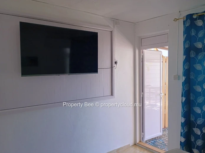 4 Beachfront Tourist Apartments on State-Land on Sale Altogether