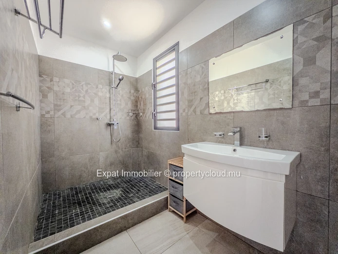 Villa 3 Chambres Avec Piscine À Vendre – Grand Baie