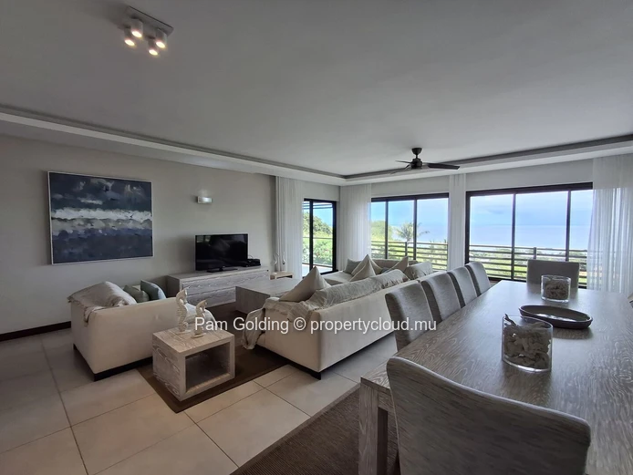 Appartement à vendre à Rivière Noire, 3 chambres, 240m² avec piscine commune